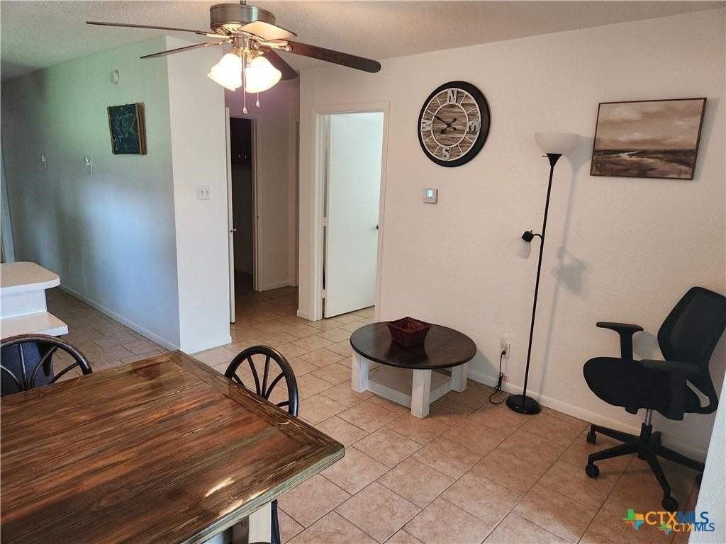 106 W Avenue G - Photo 5 of 15