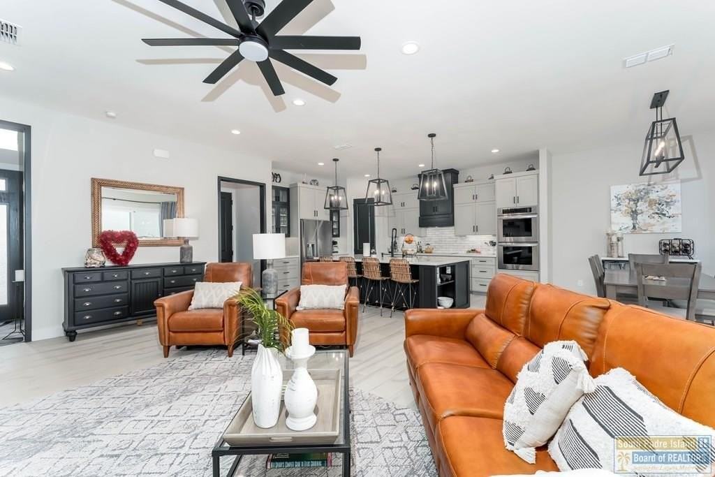 100 Torrey Pines Rd - Photo 6 of 50