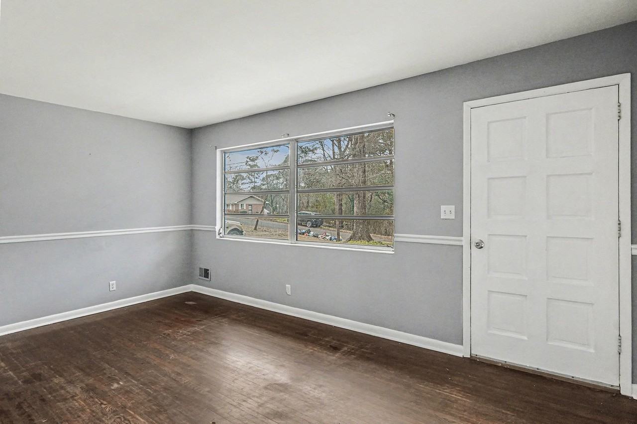 1147 Oakley Dr #1 - Photo 5 of 24