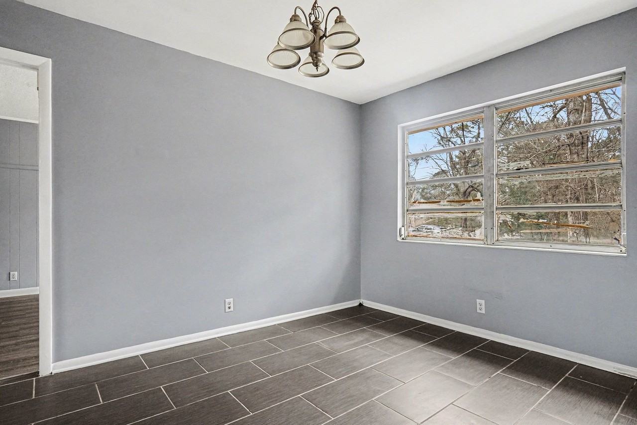 1147 Oakley Dr #1 - Photo 7 of 24