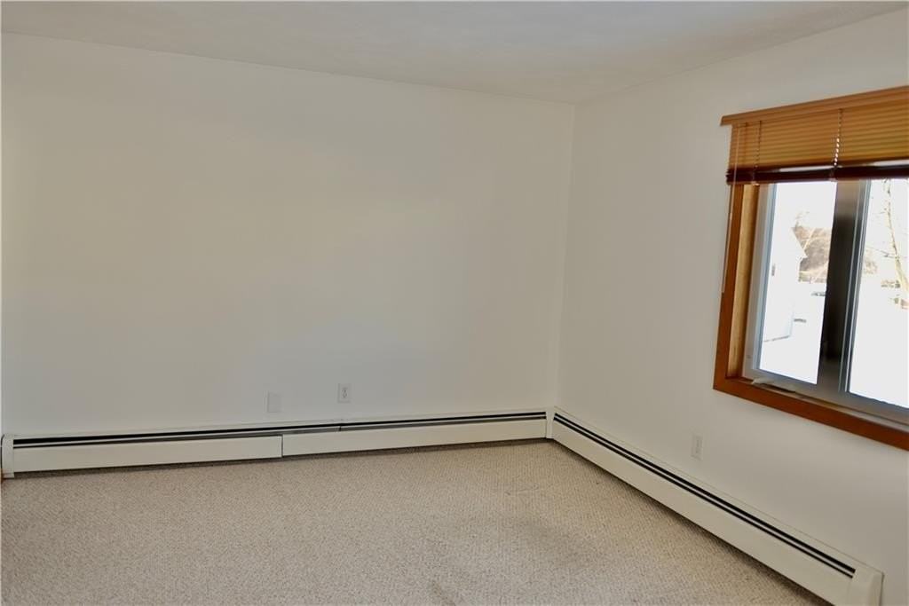 76 Batcheller Ave - Photo 7 of 18