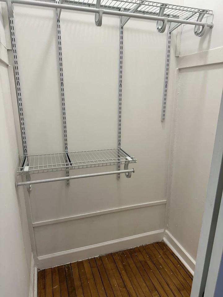 1824 W 46th St #1R - Photo 5 of 6