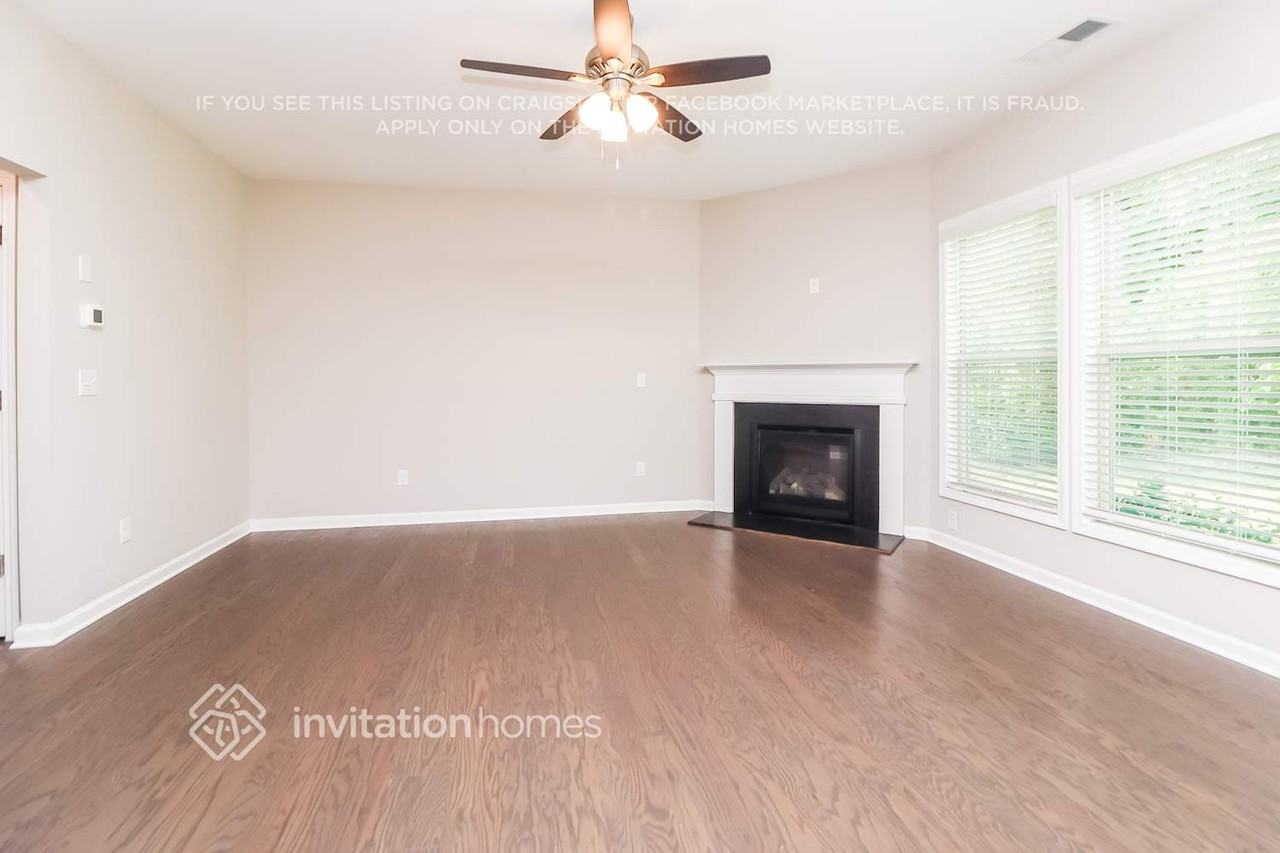 7185 Heritage Oak Ct - Photo 5 of 18