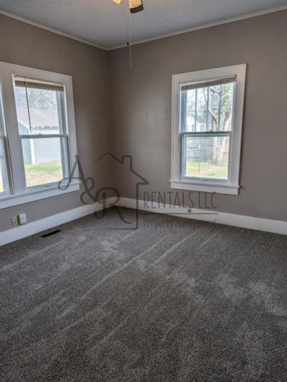 204 W Rose St #1 - Photo 6 of 12