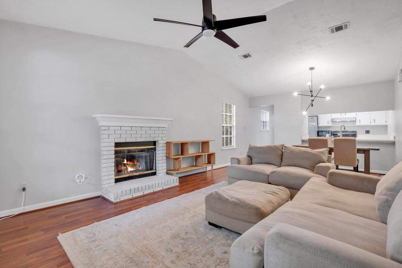 2424 Ian Dr - Photo 4 of 25