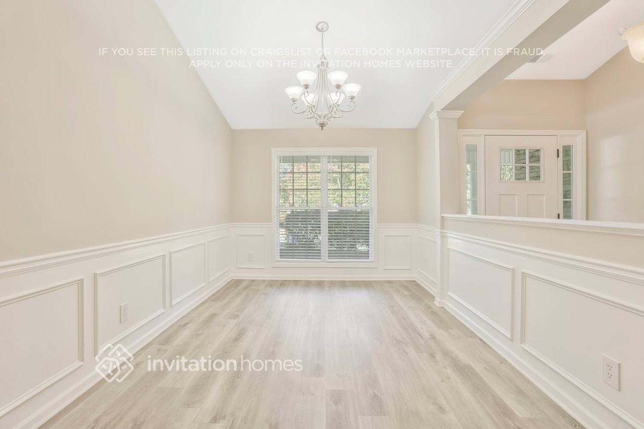 236 Berkley Dr - Photo 4 of 28