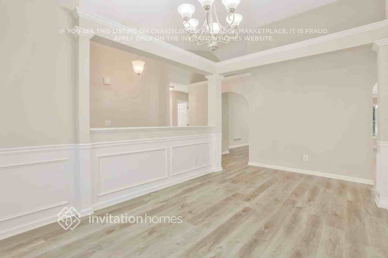 236 Berkley Dr - Photo 5 of 28