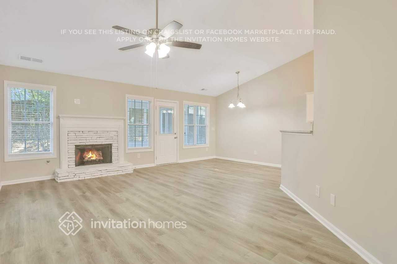 236 Berkley Dr - Photo 7 of 28