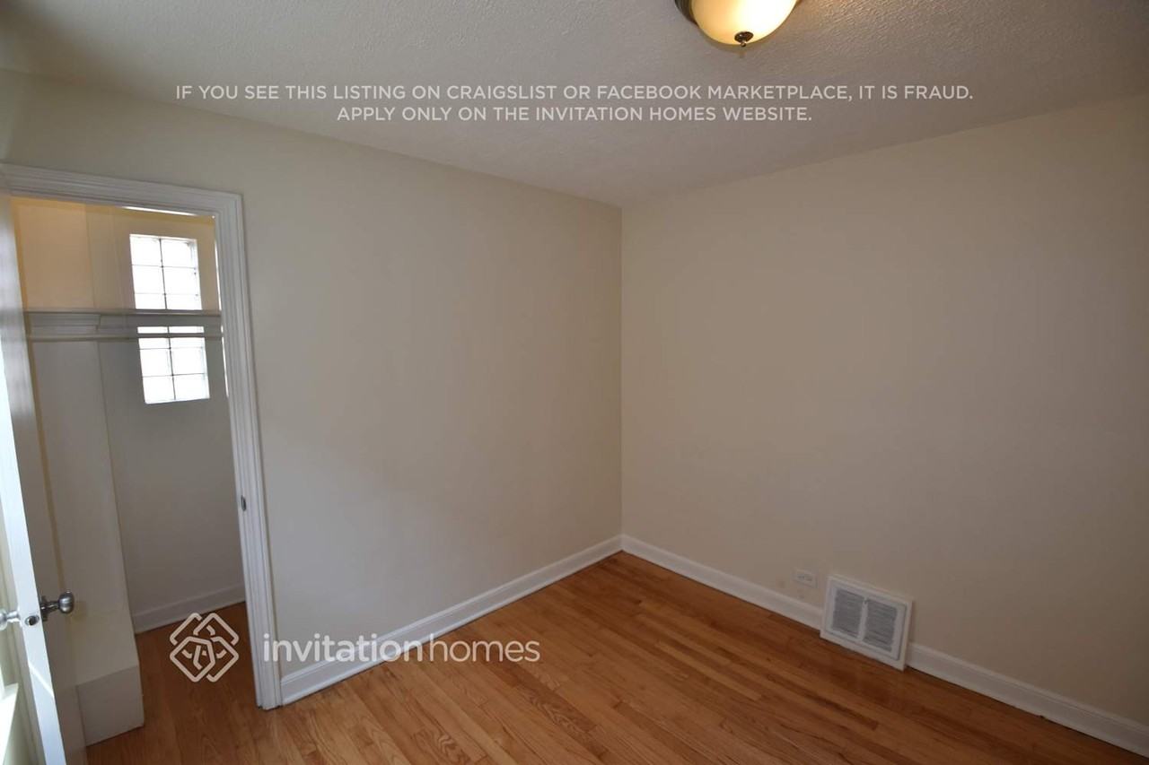 8035 S Richmond St - Photo 6 of 13