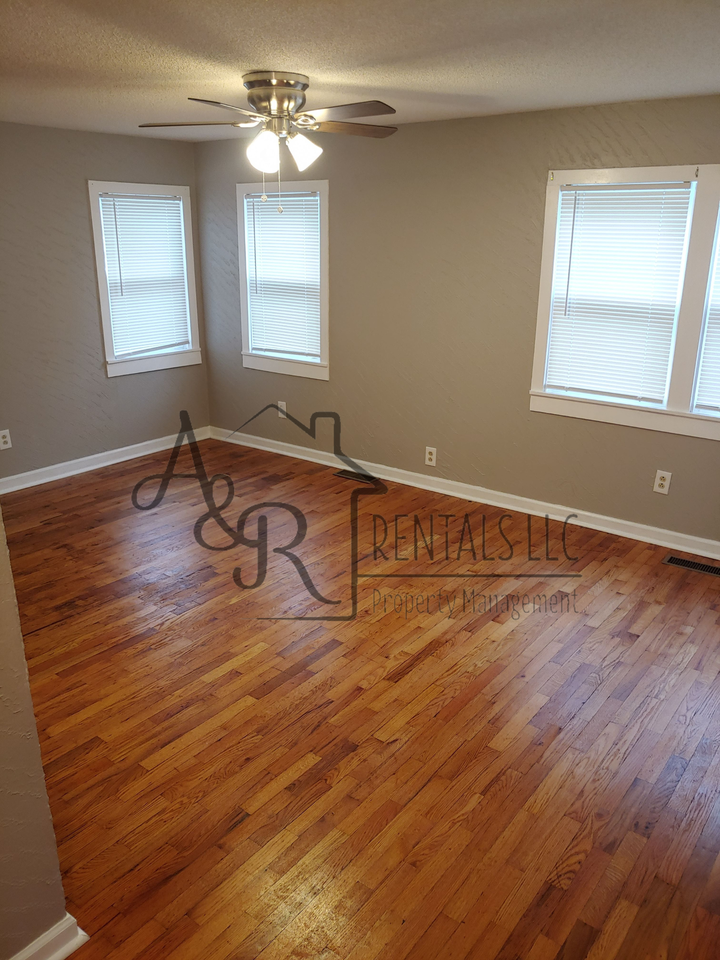 809 N Tucker St #1 - Photo 7 of 22