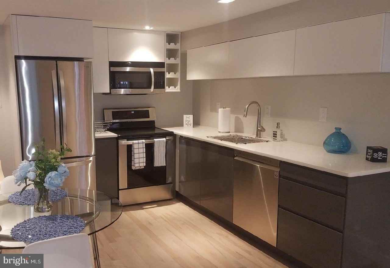 41 Q St Nw Apt B #B - Photo 2 of 21