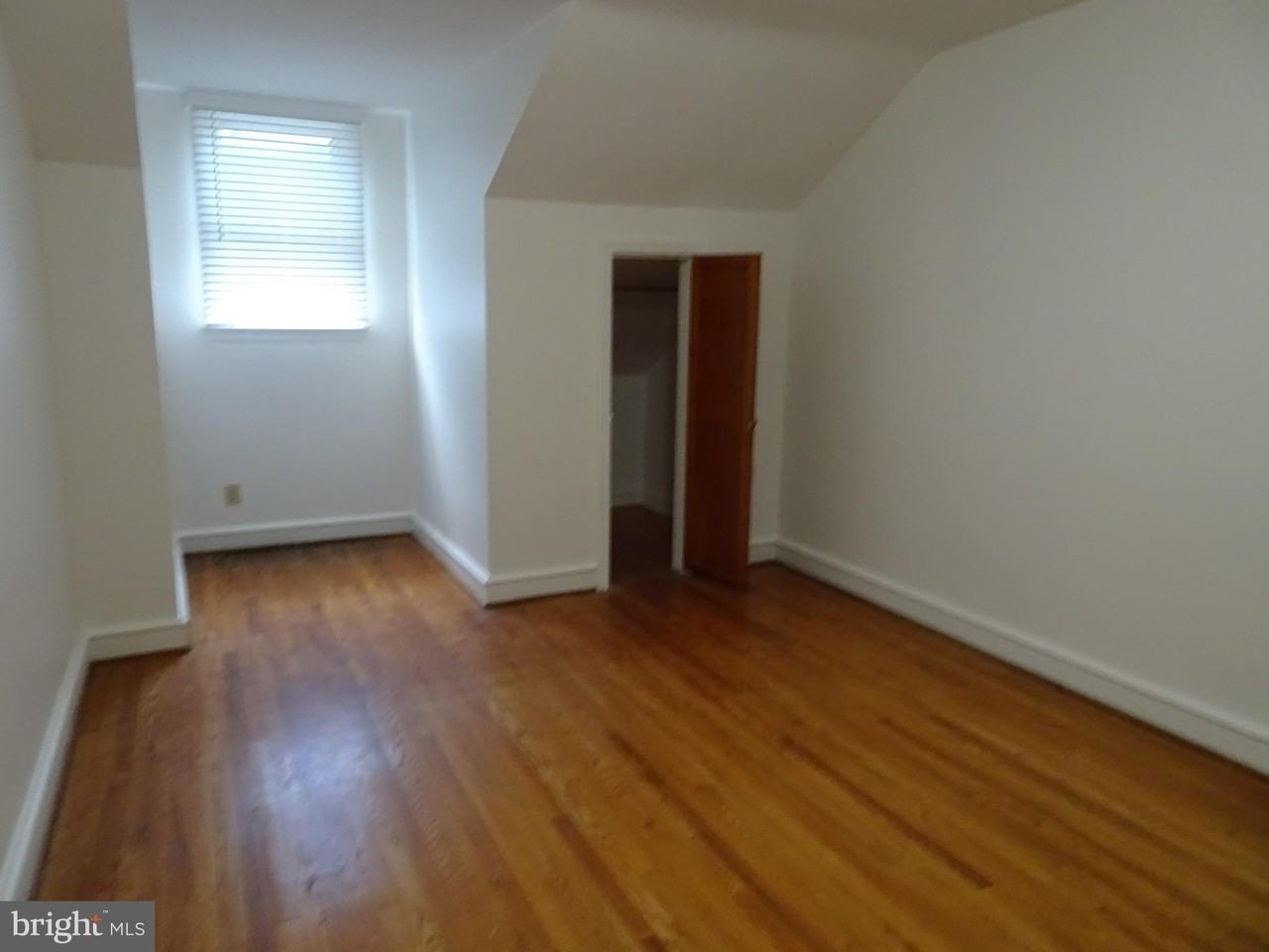 27 W 7th St - Photo 3 of 31