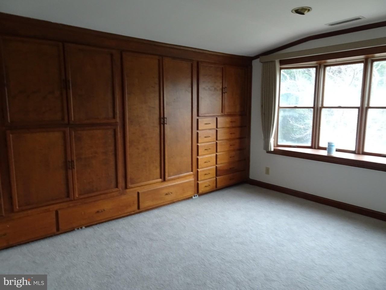 27 W 7th St - Photo 5 of 31