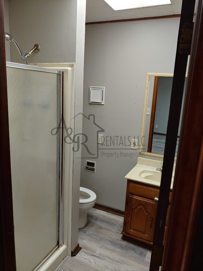 308 E 7th - 4 #4 - Photo 3 of 13