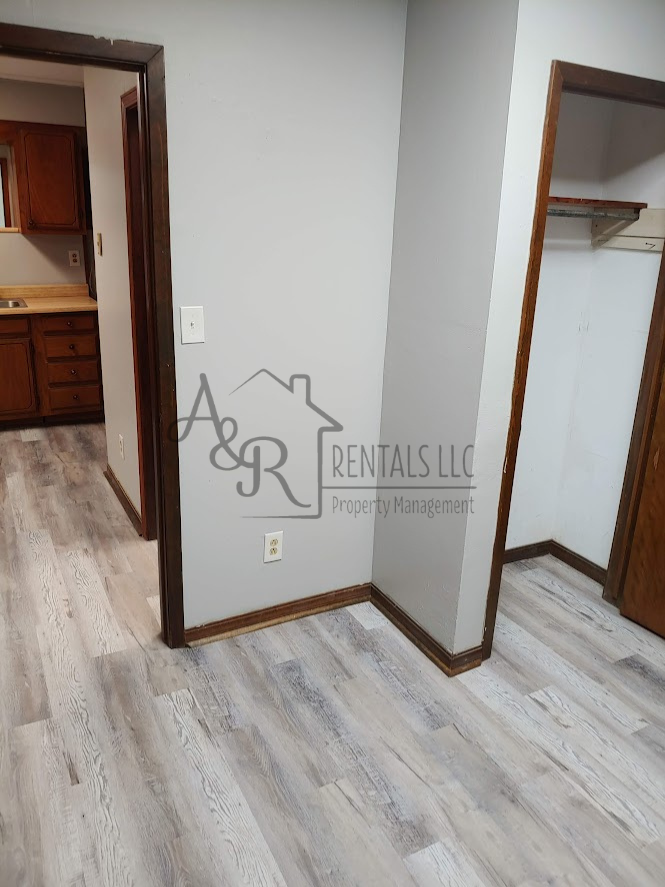 308 E 7th - 4 #4 - Photo 4 of 13