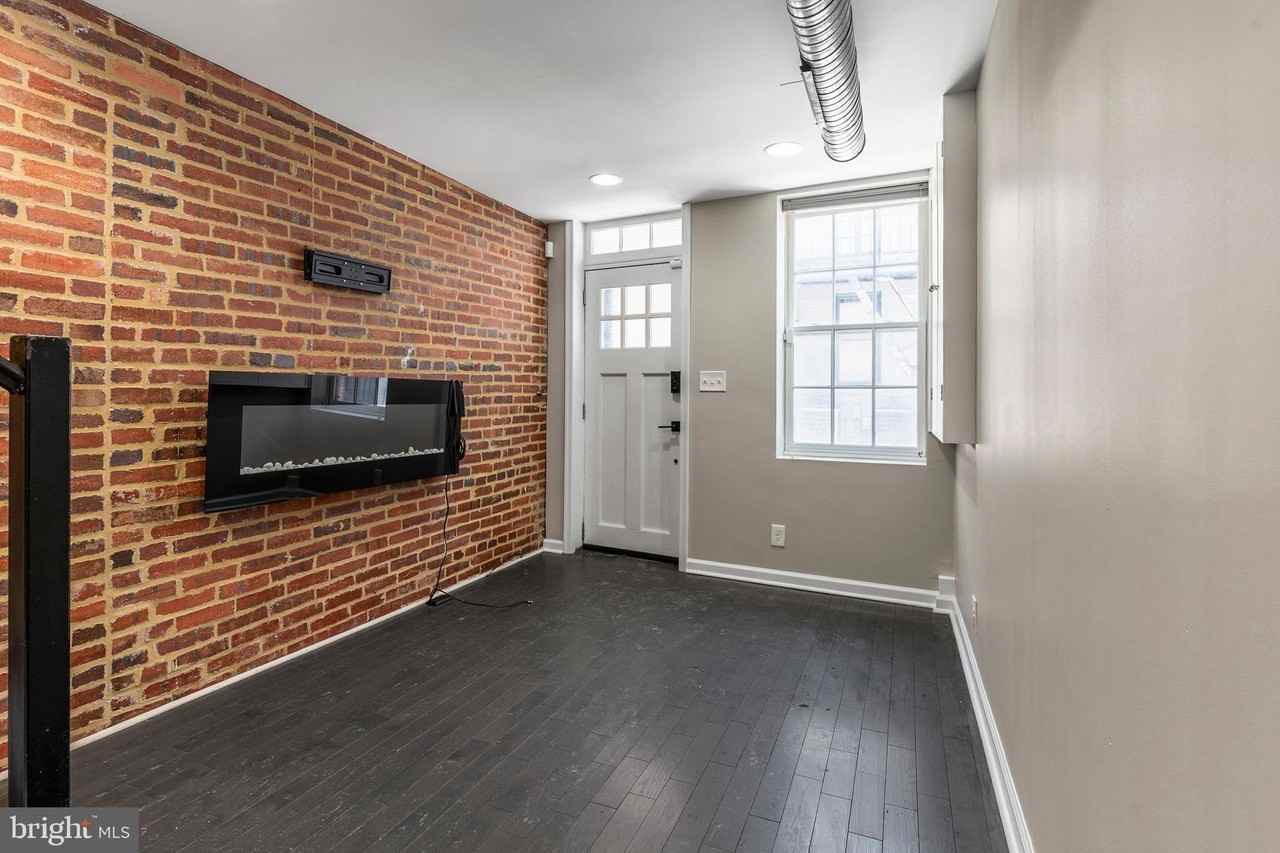 1036 Patapsco St - Photo 3 of 15