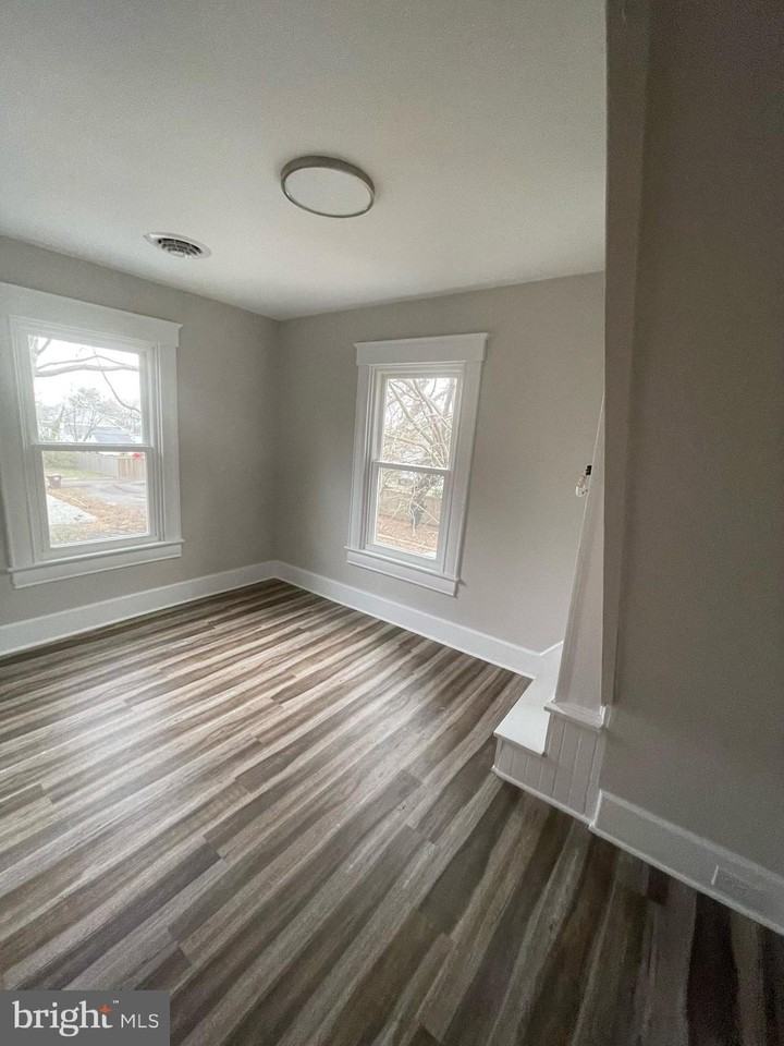 408 Maryland Ave Apt B #B - Photo 4 of 9