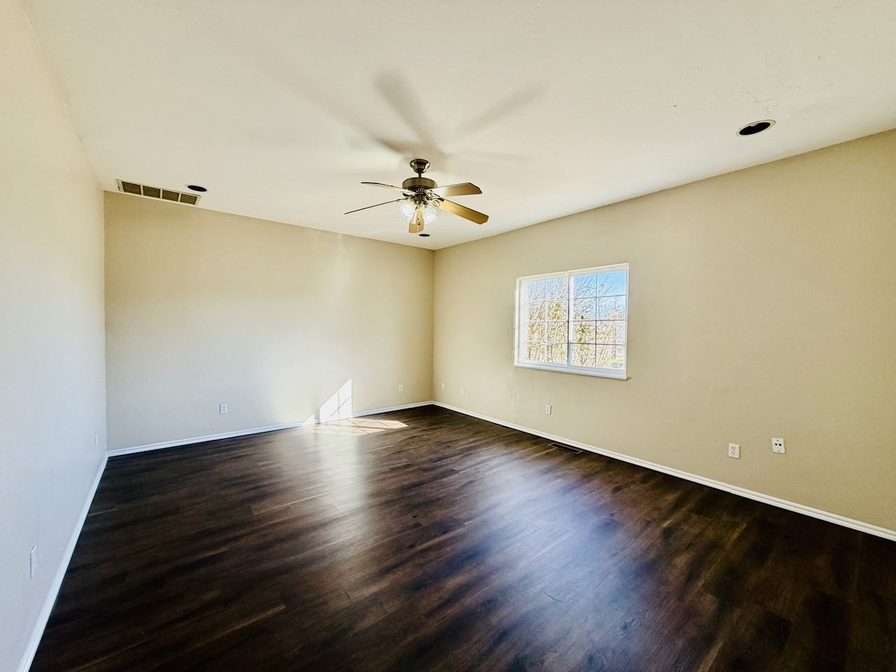 408 Sterling Pointe Way #1 - Photo 4 of 10