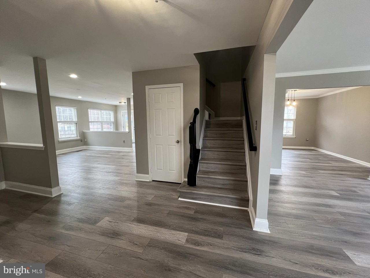 10108 Oklahoma Ct - Photo 3 of 50