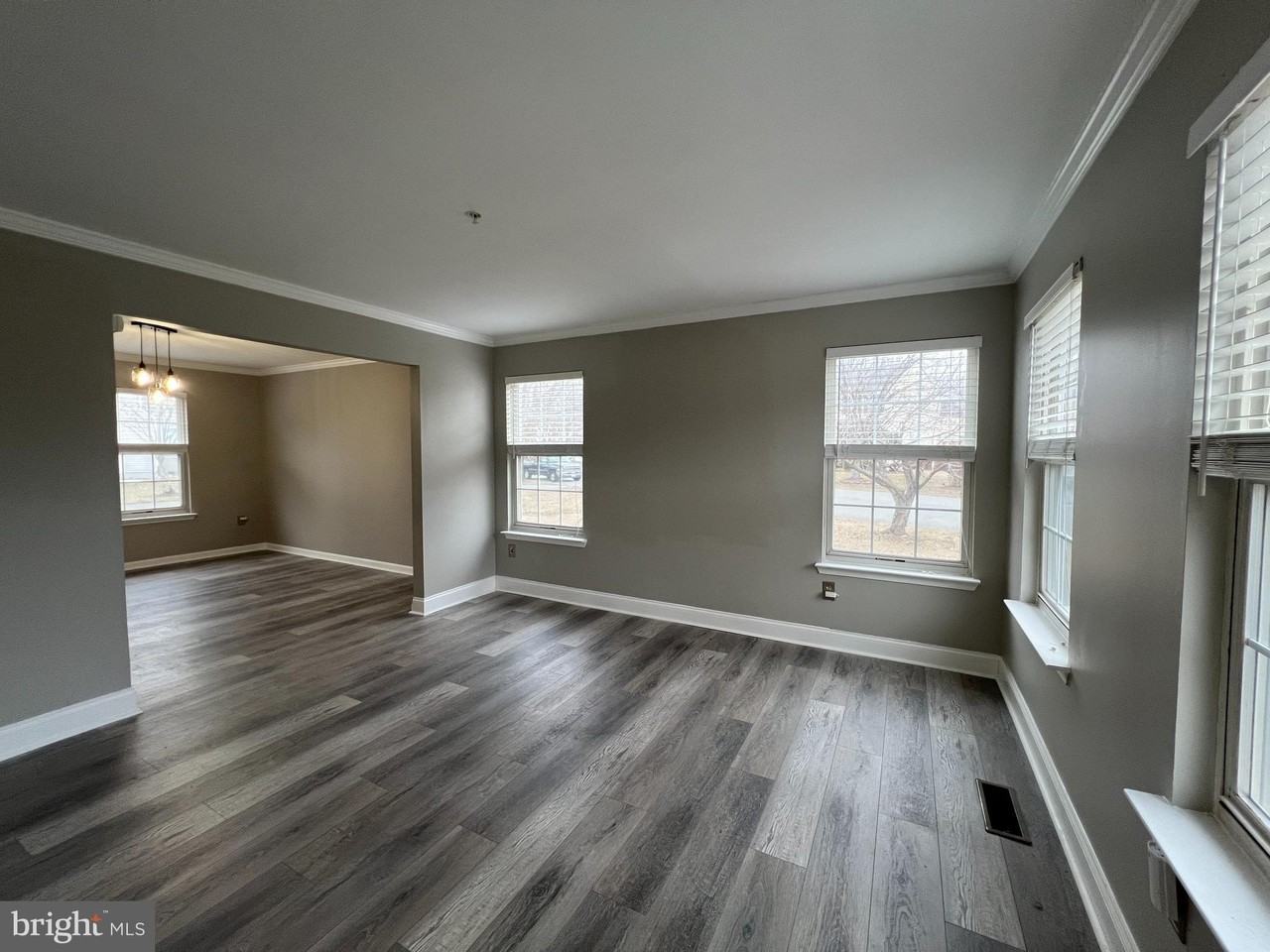 10108 Oklahoma Ct - Photo 6 of 50