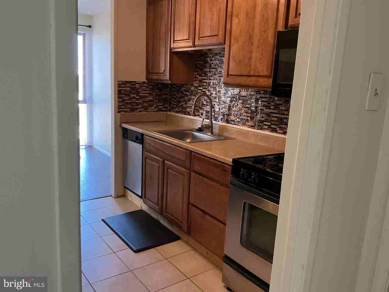 7246 Donnell Pl Apt D3 #D3 - Photo 3 of 18