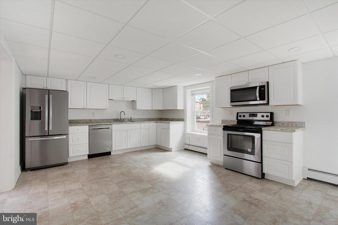 110 Baltimore St Apt 2 #2APARTMENT - Photo 3 of 14