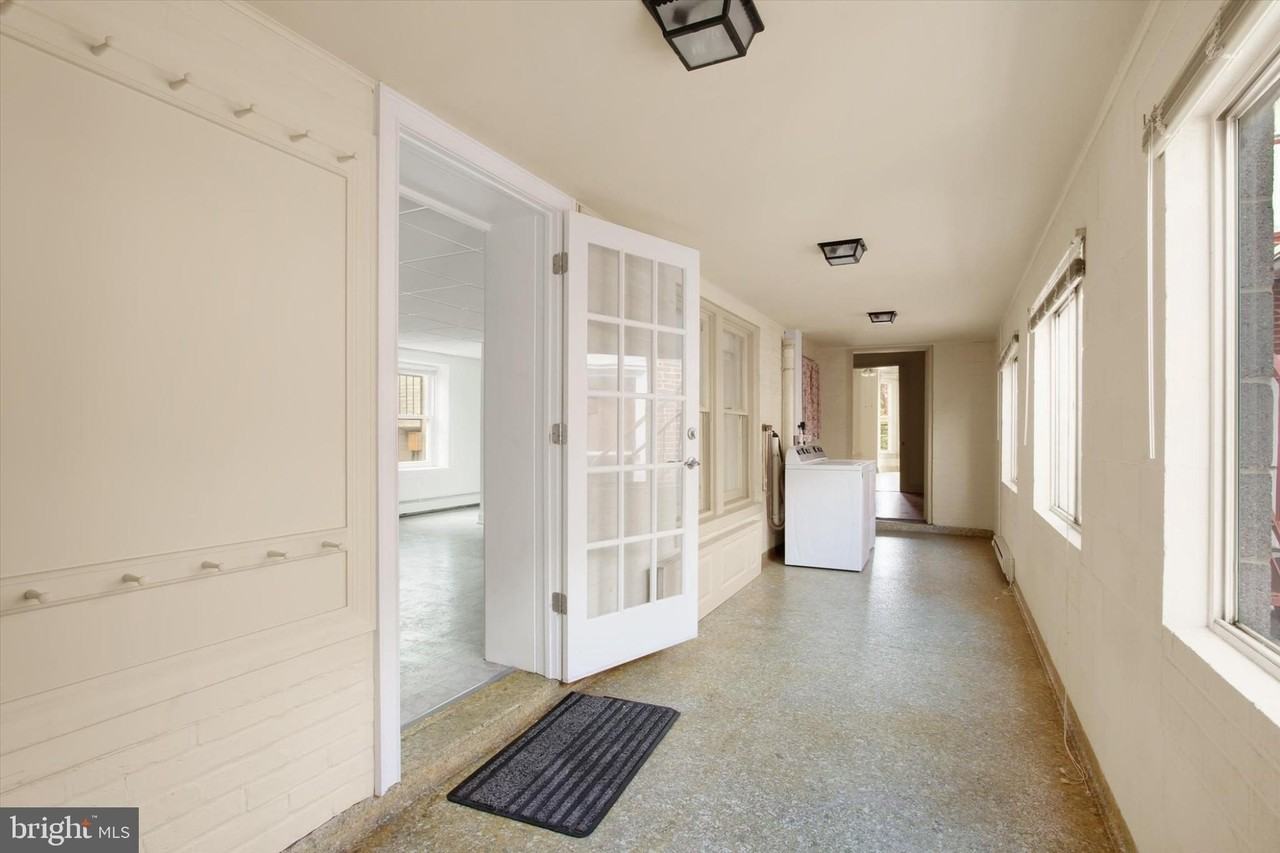 110 Baltimore St Apt 2 #2APARTMENT - Photo 5 of 14