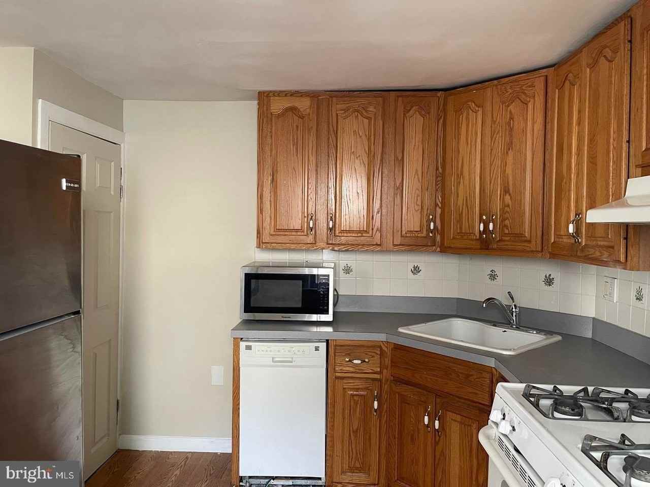 416 Washington St - Photo 3 of 11