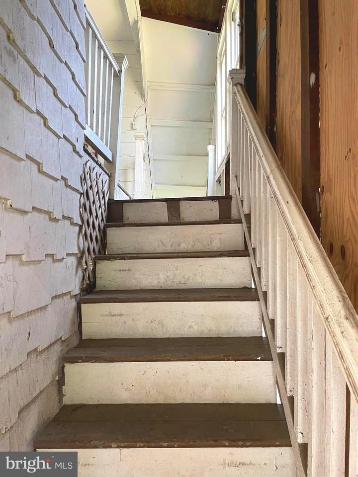 622 W Bridge St - Photo 3 of 19