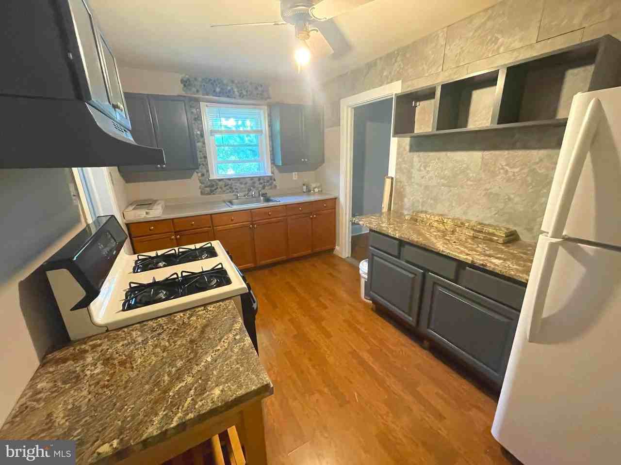 622 W Bridge St - Photo 5 of 19