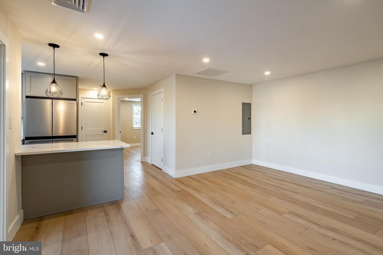 530 Washington Ave Apt 7 #7 - Photo 4 of 25