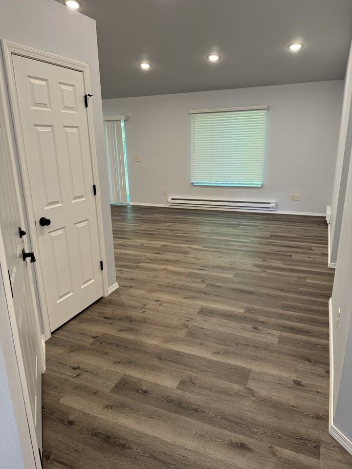 2473 Chestnut Dr - Photo 4 of 20