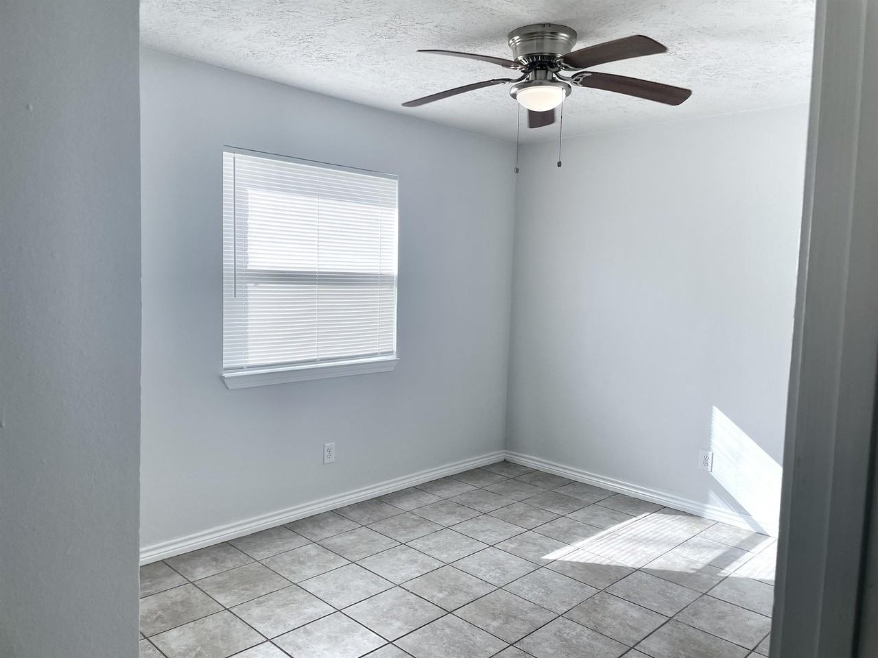 1906 Finfeather Rd #D - Photo 3 of 7