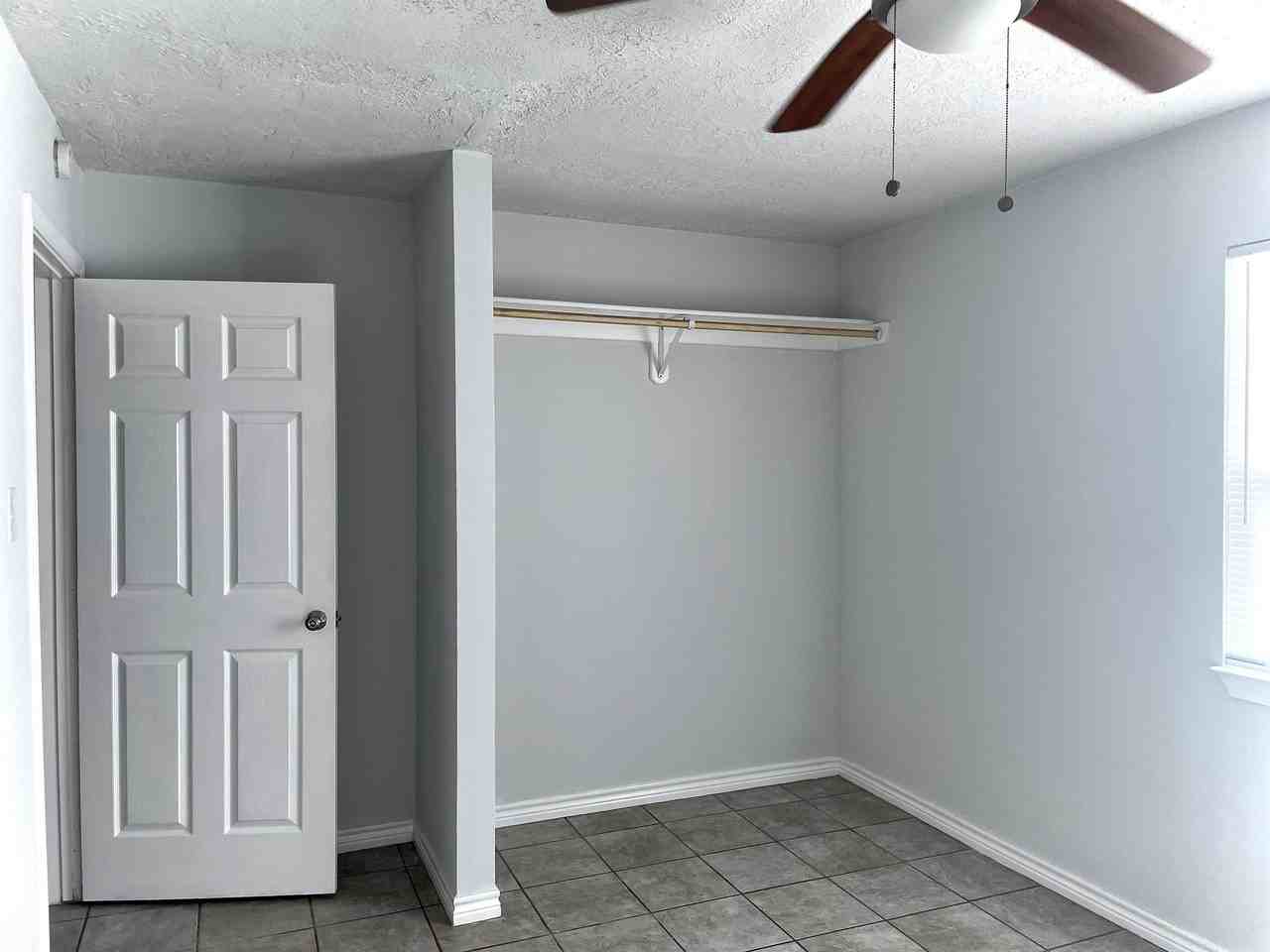 1906 Finfeather Rd #D - Photo 4 of 7