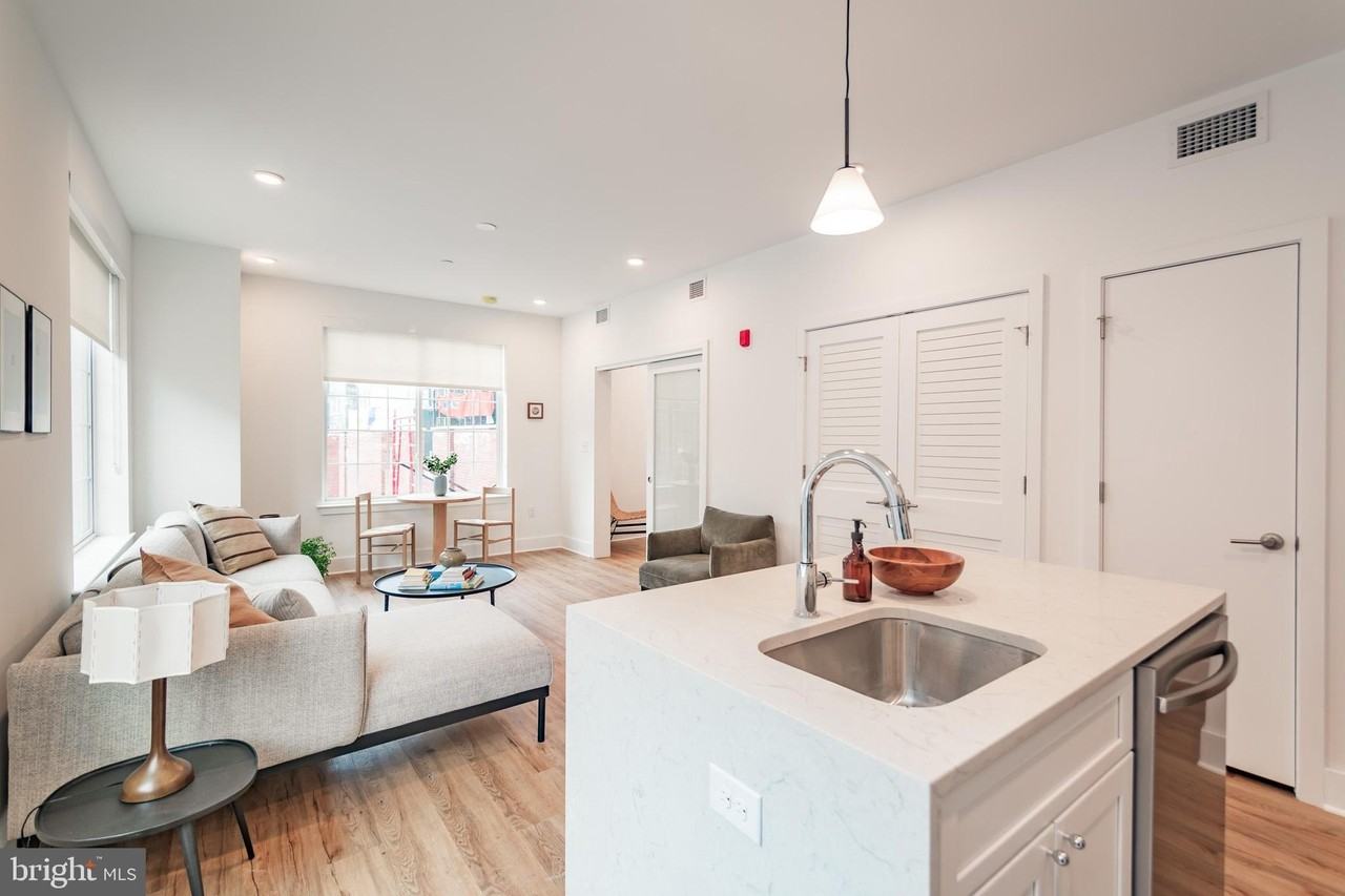 2101 WASHINGTON AVE unit: Layout C - Unit 523 - Photo 2 of 23