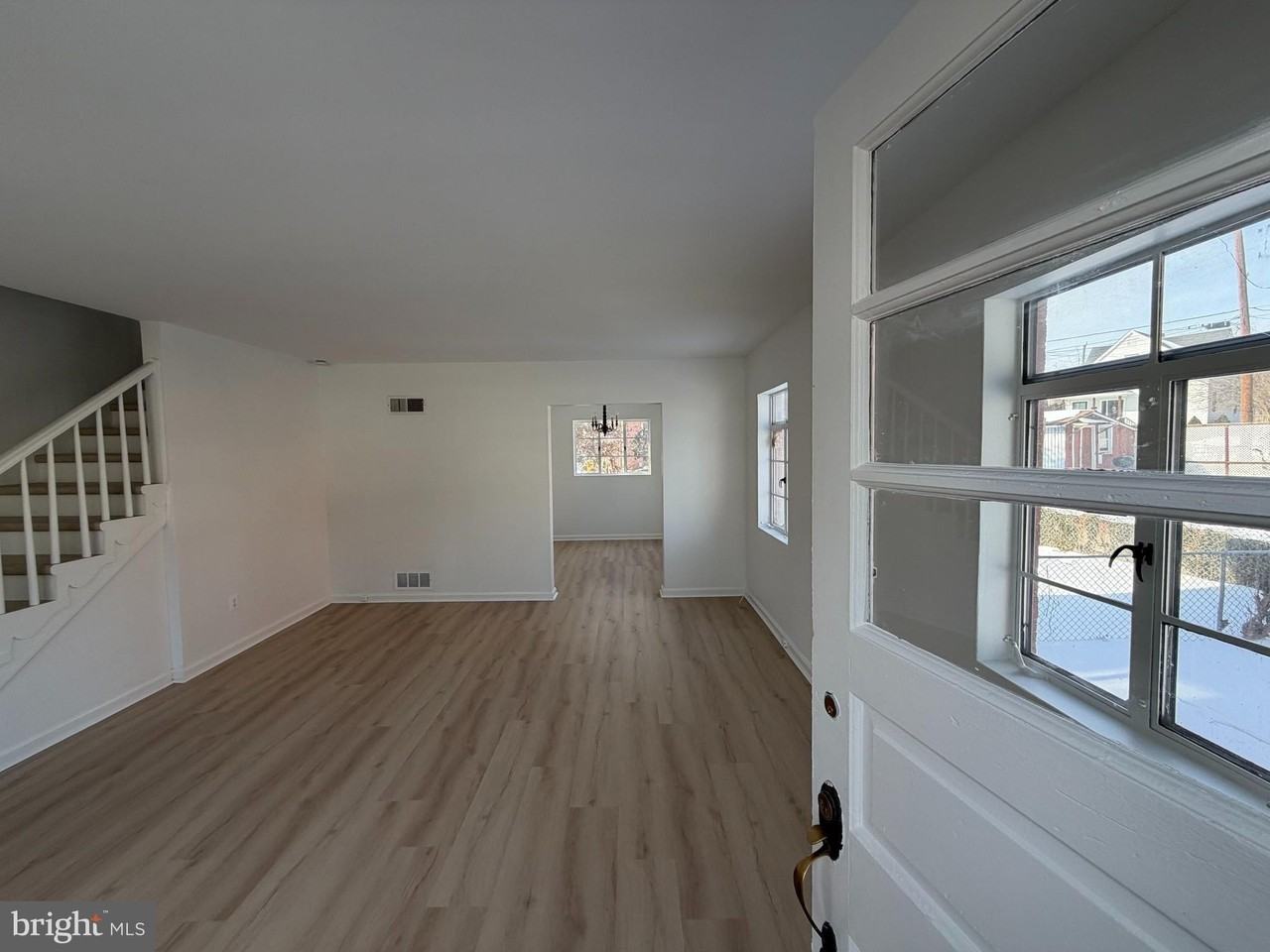 1304 S Walter Reed Dr - Photo 2 of 34