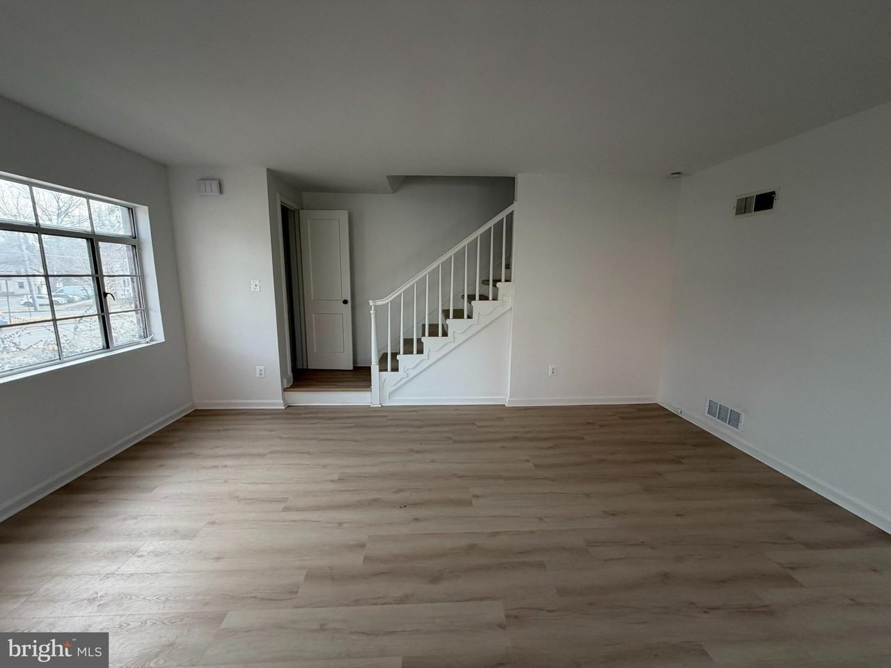 1304 S Walter Reed Dr - Photo 3 of 34