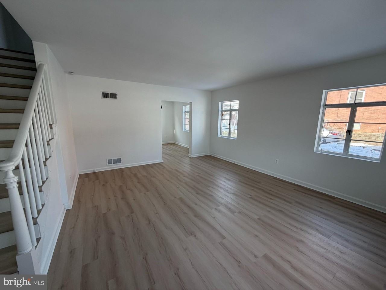 1304 S Walter Reed Dr - Photo 4 of 34