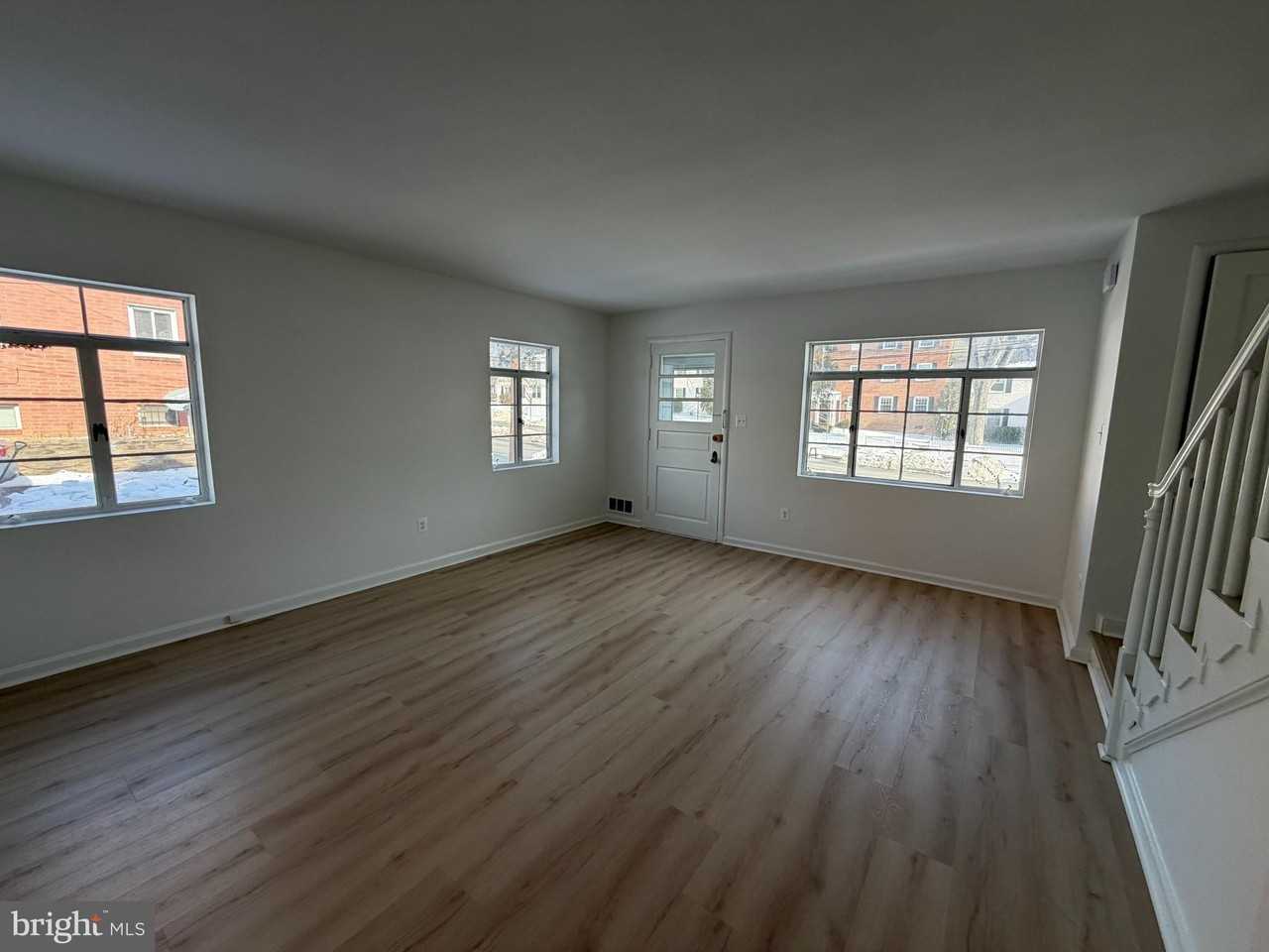 1304 S Walter Reed Dr - Photo 6 of 34