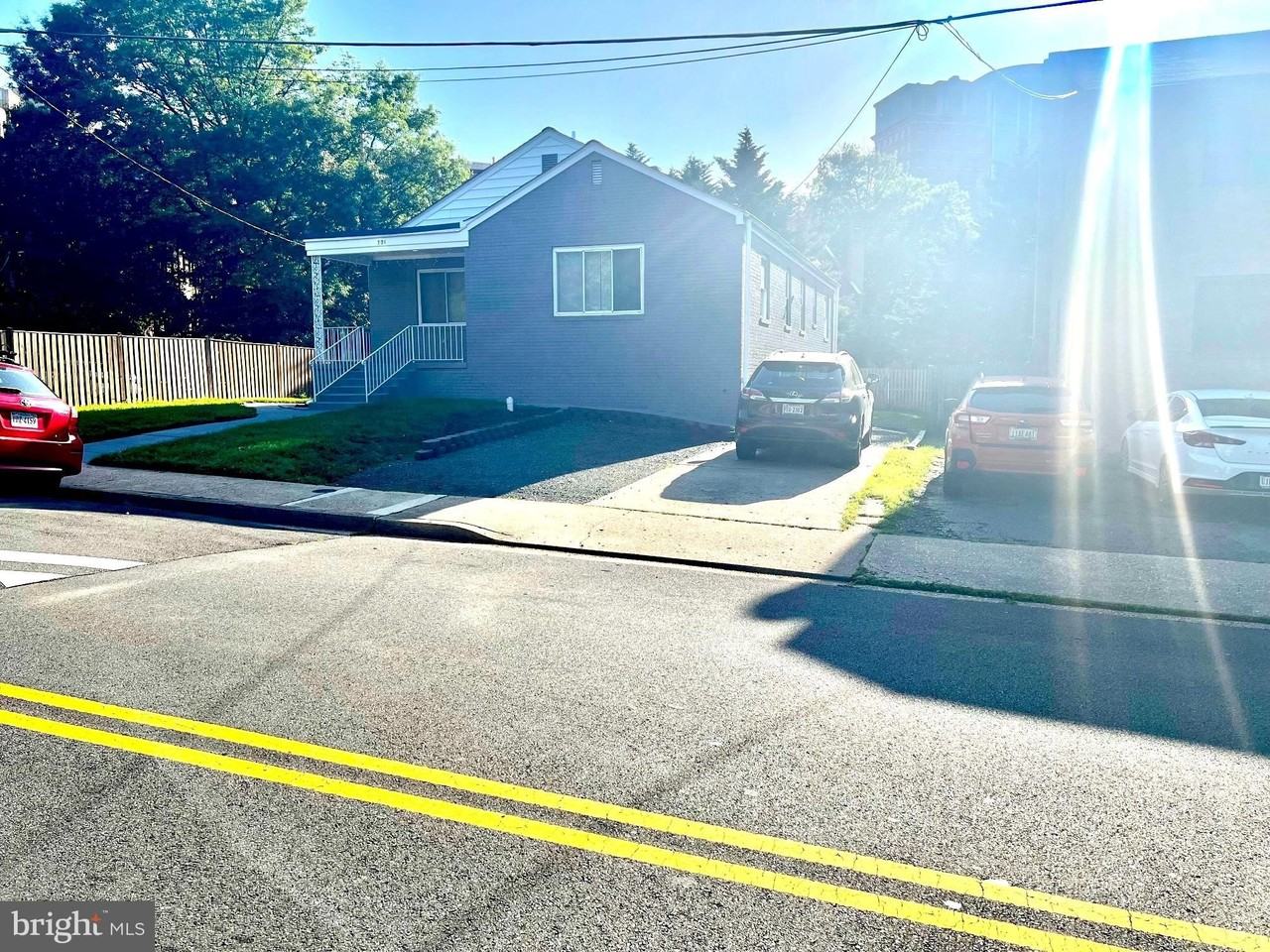 701 N Vermont St - Photo 2 of 41