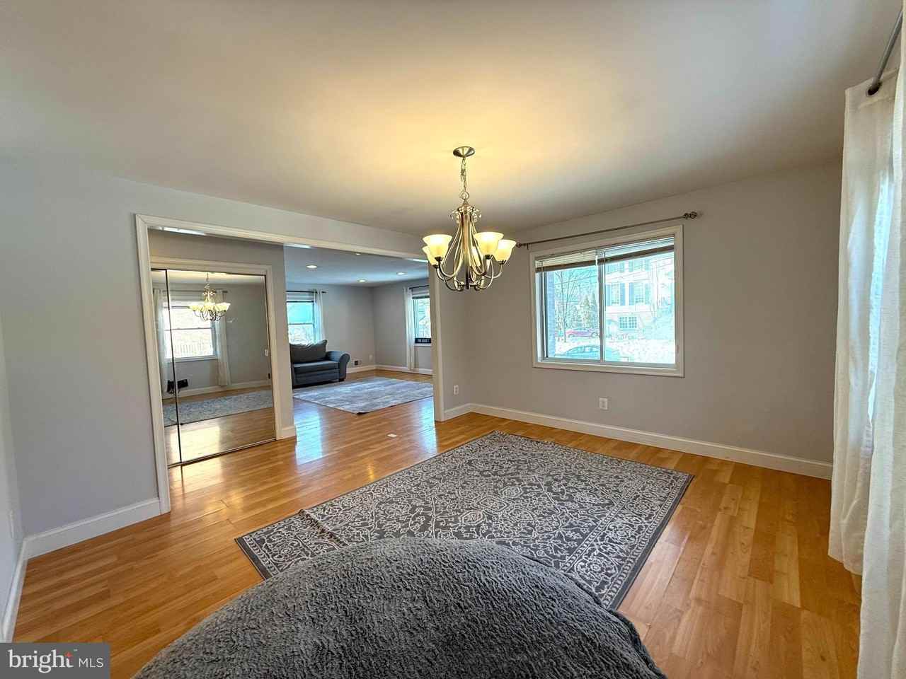 701 N Vermont St - Photo 6 of 41