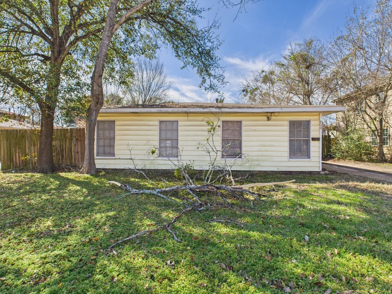 608 Highlands St #1 - Photo 3 of 5