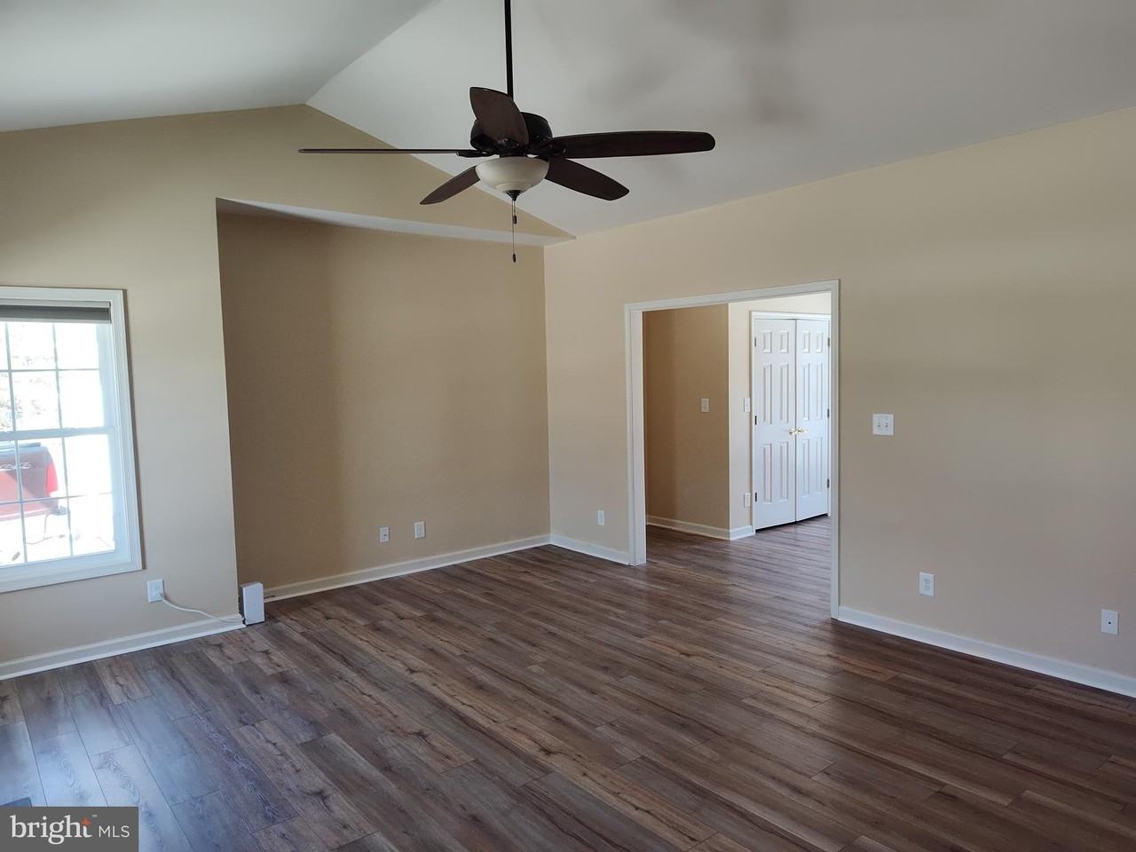 1311 Monarch St - Photo 2 of 17