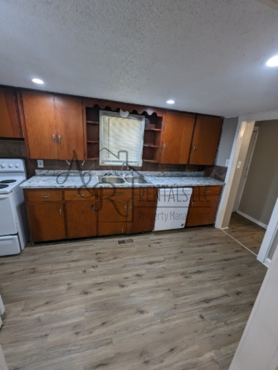 207 E Park St #1 - Photo 6 of 19