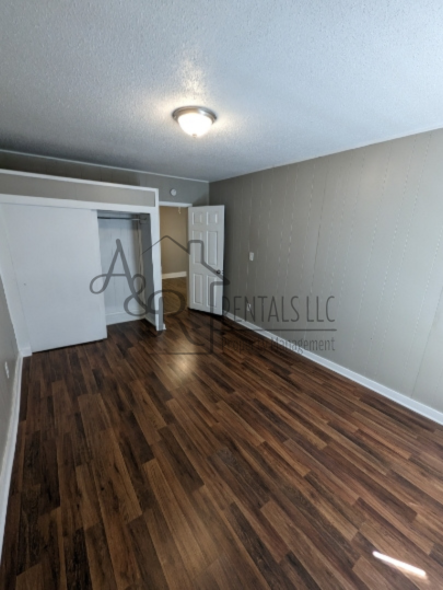 207 E Park St #1 - Photo 7 of 19