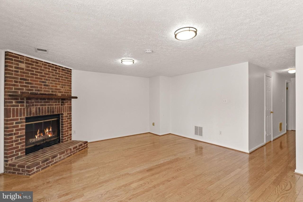 14428 Black Horse Ct - Photo 6 of 33