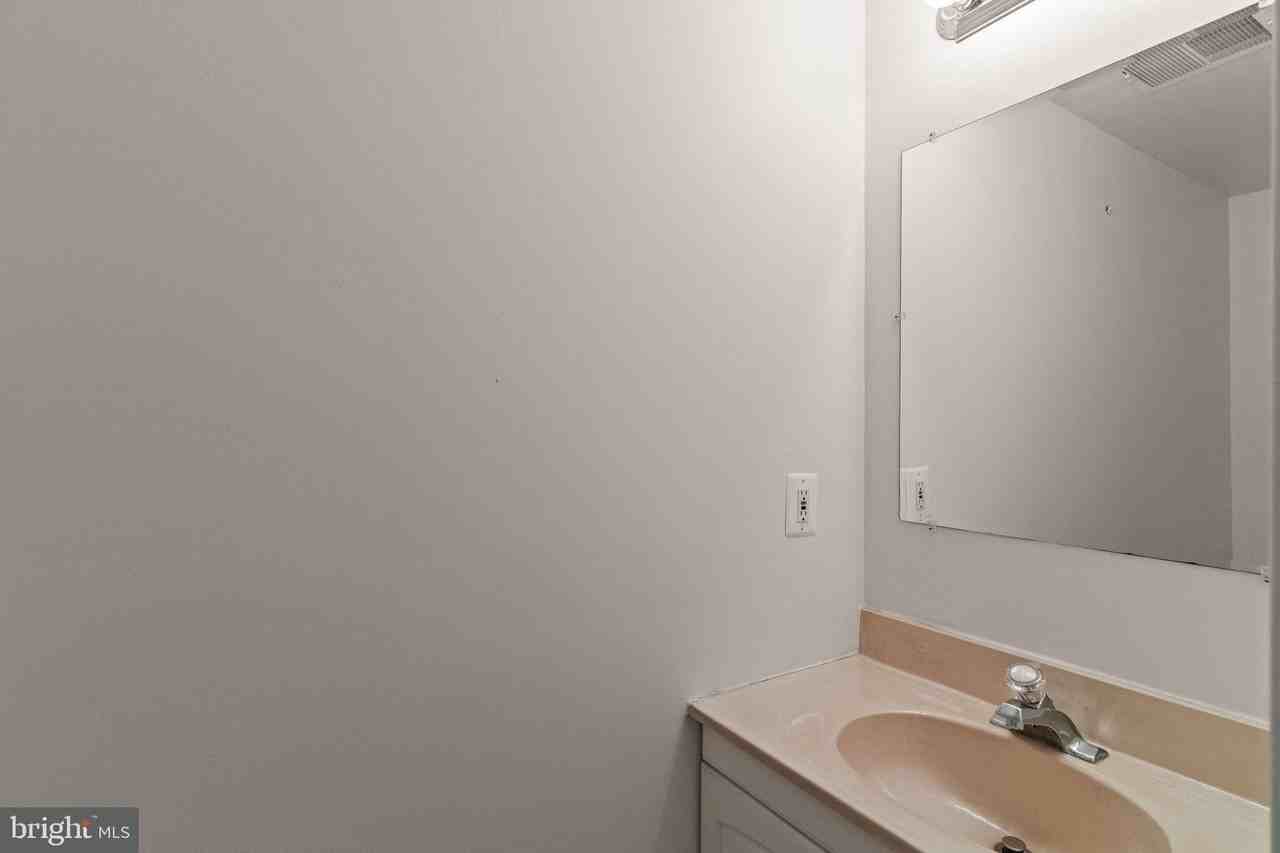 14428 Black Horse Ct - Photo 7 of 33