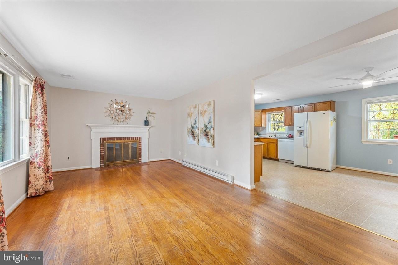 6548 Windham Ave - Photo 5 of 47