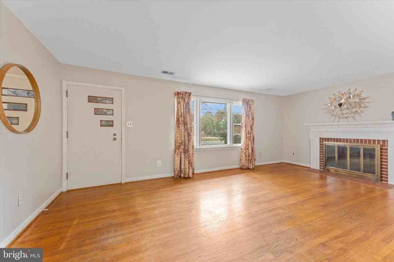 6548 Windham Ave - Photo 6 of 47