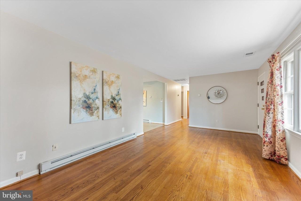 6548 Windham Ave - Photo 7 of 47